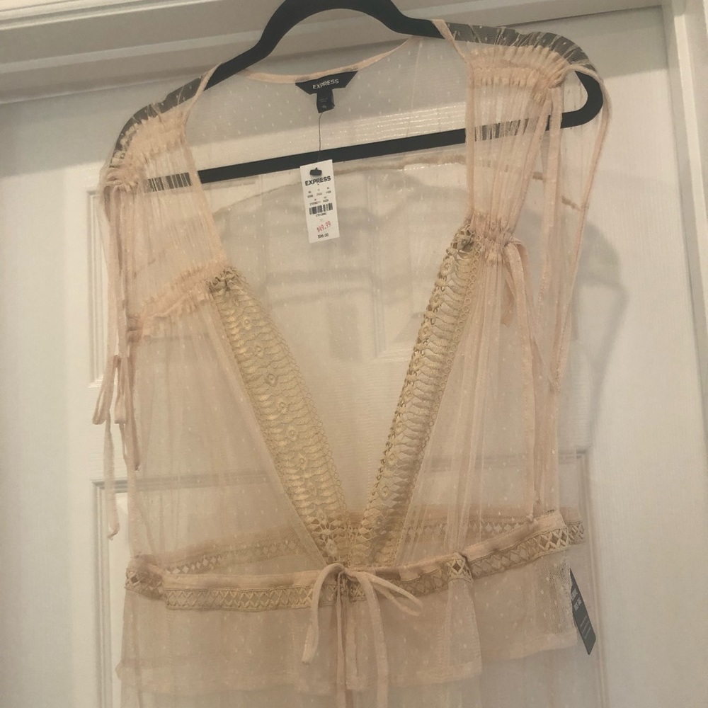 Pretty crème full lace robe or coverlet
